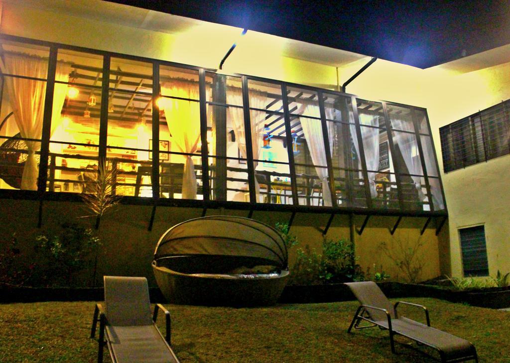 Tagaytay Garden Budgetel - City Center Tagaytay City Exterior foto